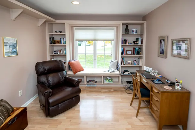 $439,000 | 550 McPride Lane, Unit B, Brookfield, WI 53045