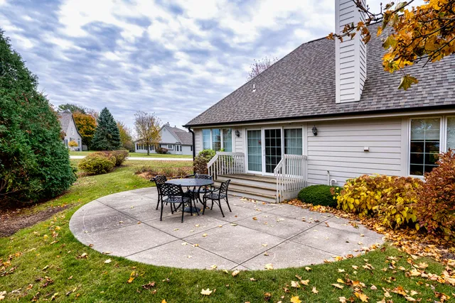 $439,000 | 550 McPride Lane, Unit B, Brookfield, WI 53045