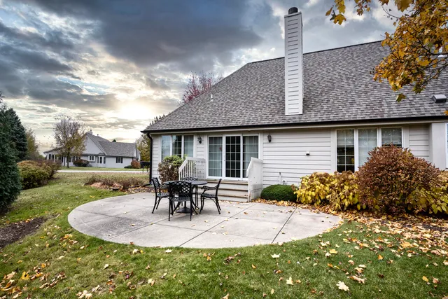 $439,000 | 550 McPride Lane, Unit B, Brookfield, WI 53045