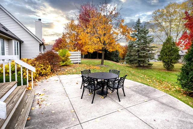 $439,000 | 550 McPride Lane, Unit B, Brookfield, WI 53045