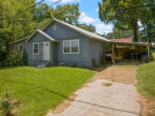$149,900 | 307 Russell, Hughes Springs, TX 75656