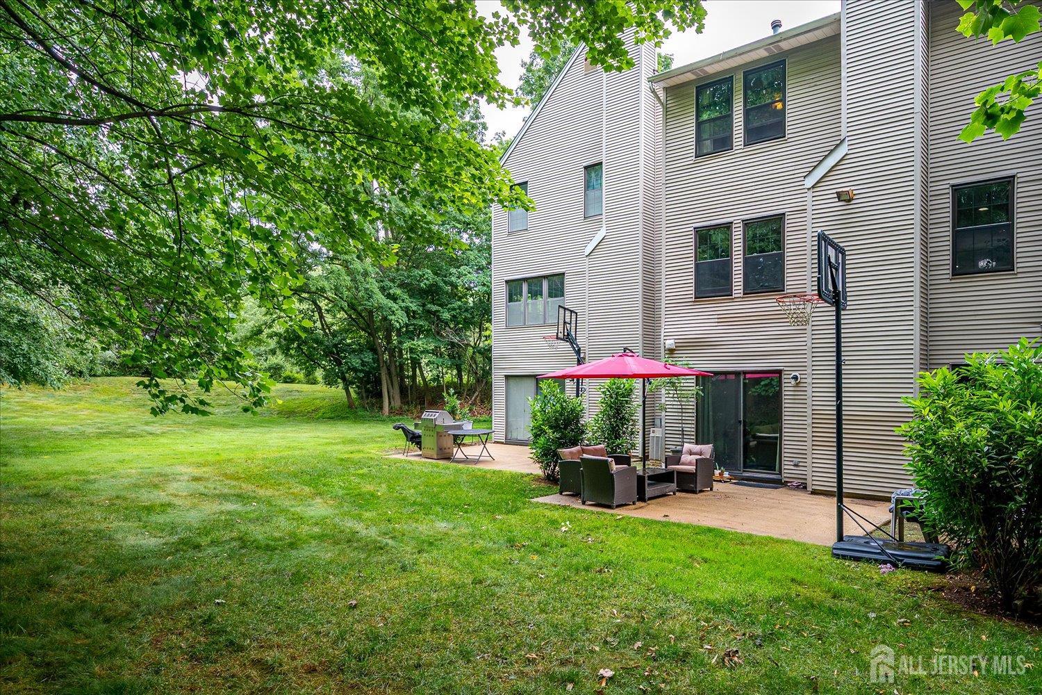 4506 Stonehedge Road Edison, NJ 08820 - Photo 47 of 51