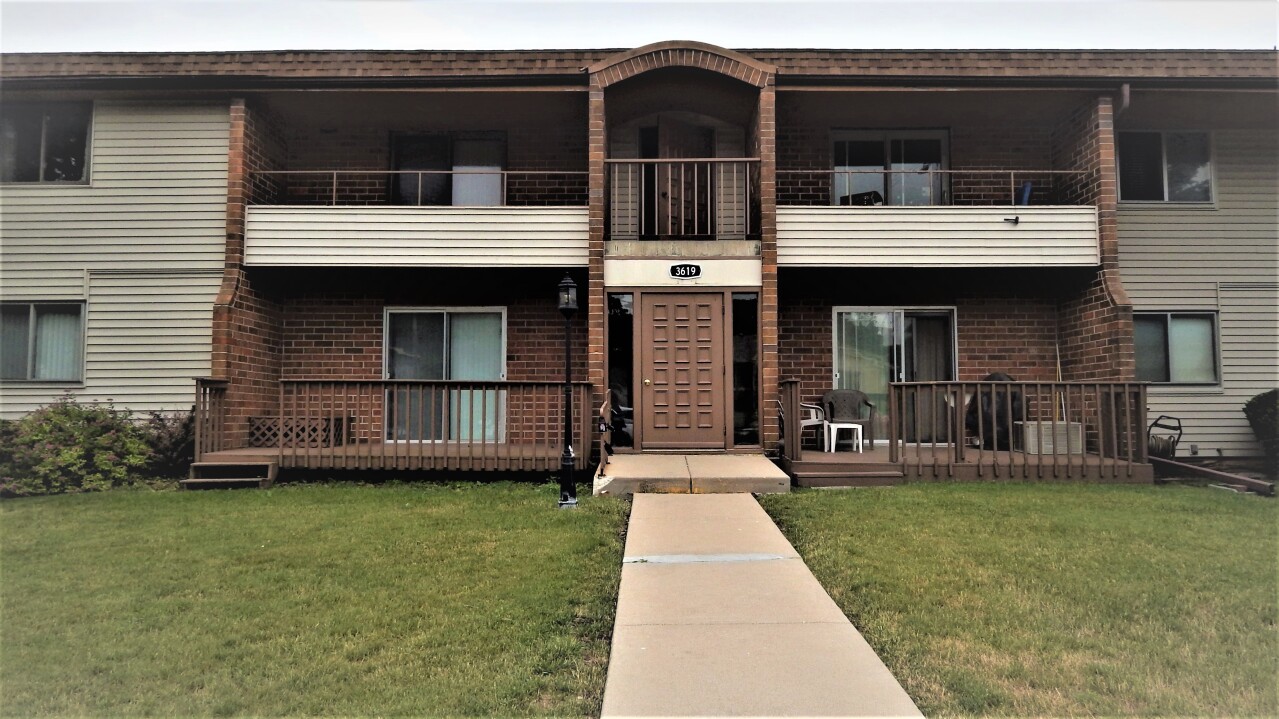 3619 St Andrews Court, Unit 101 Racine, WI 53405 - Photo 1 of 1 Main