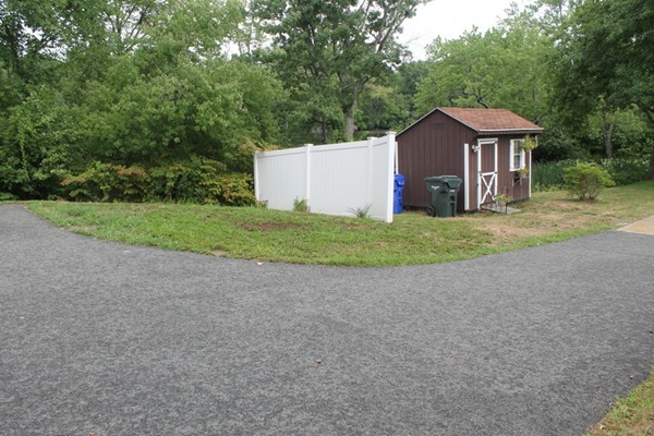 1349 Parker Street Springfield, MA 01129 - Photo 23 of 25 Gallery Image 23