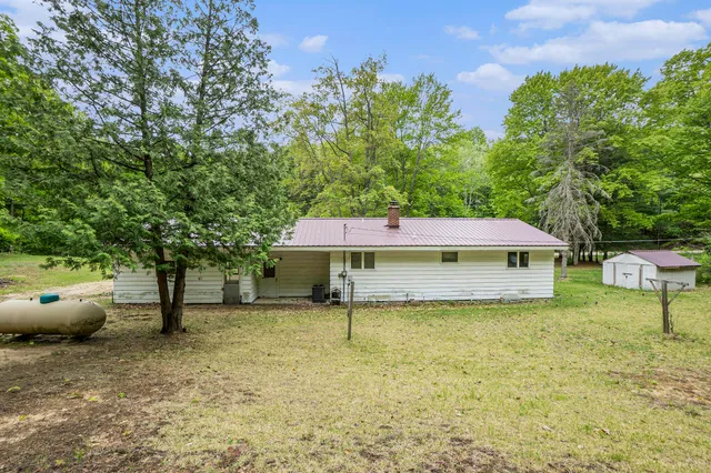 $279,000 | 6766 East Gale Road, Hesperia, MI 49421