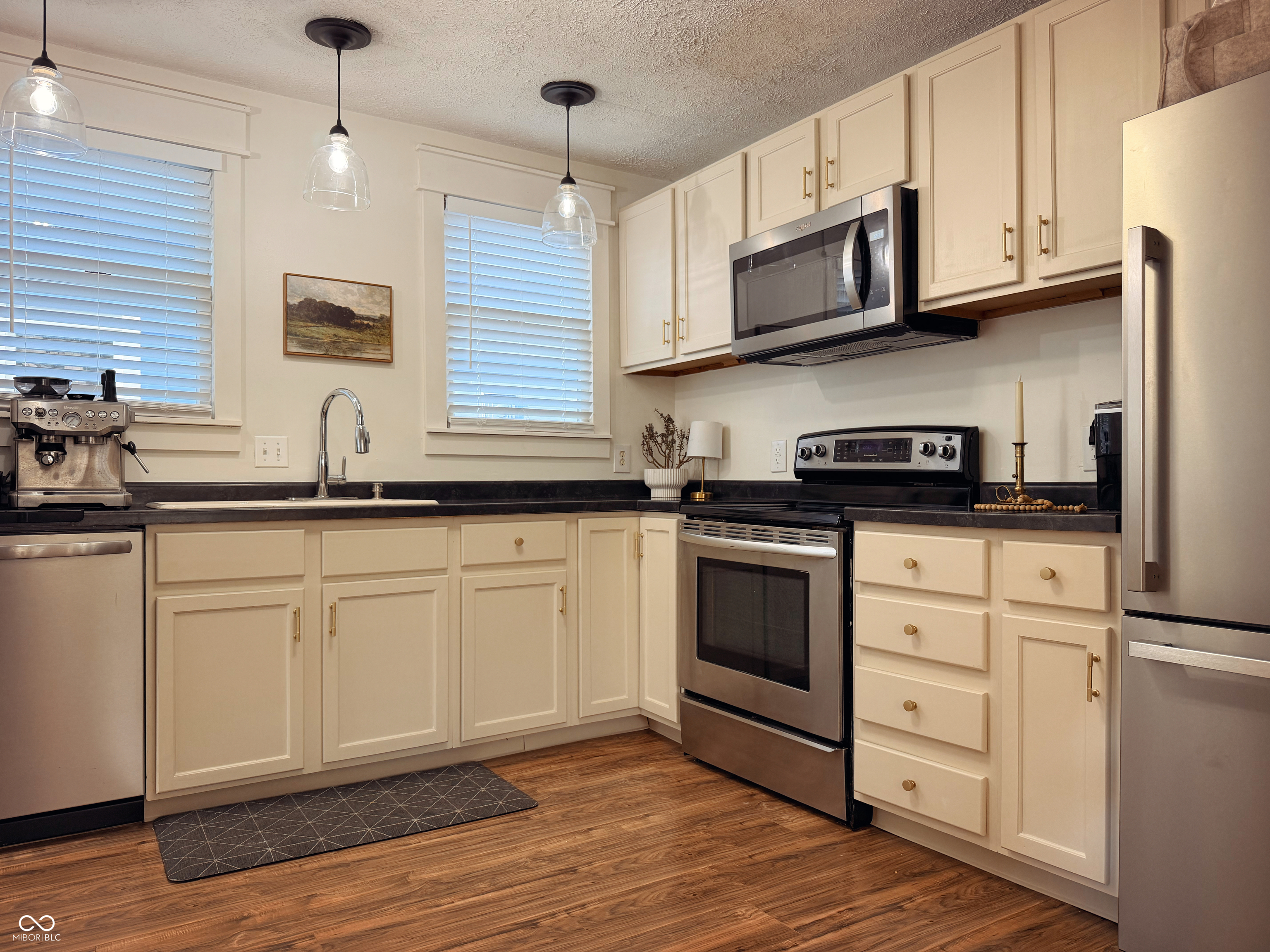 319 15th Street Columbus, IN 47201 - Photo 14 of 32