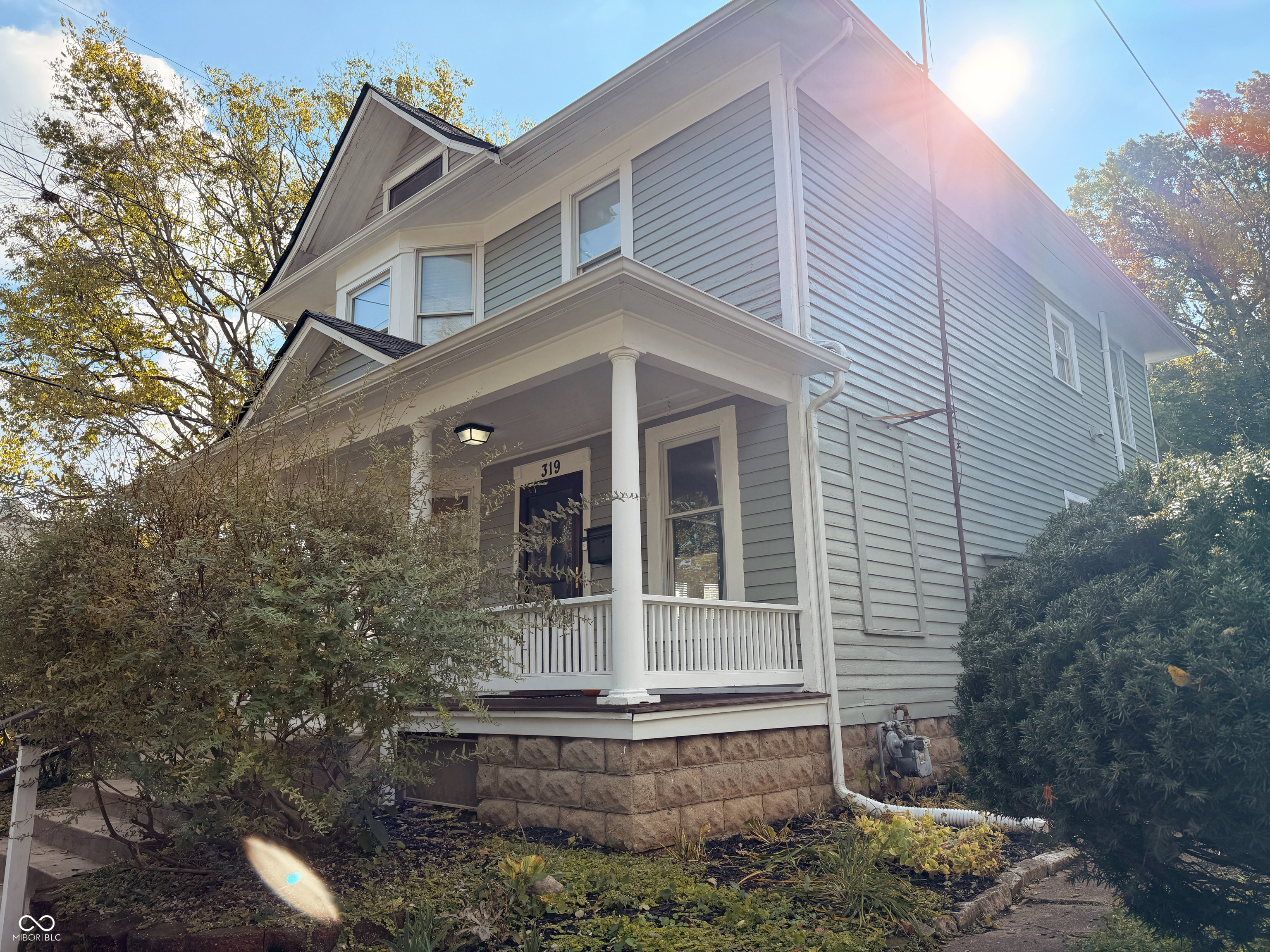 319 15th Street Columbus, IN 47201 - Photo 3 of 32