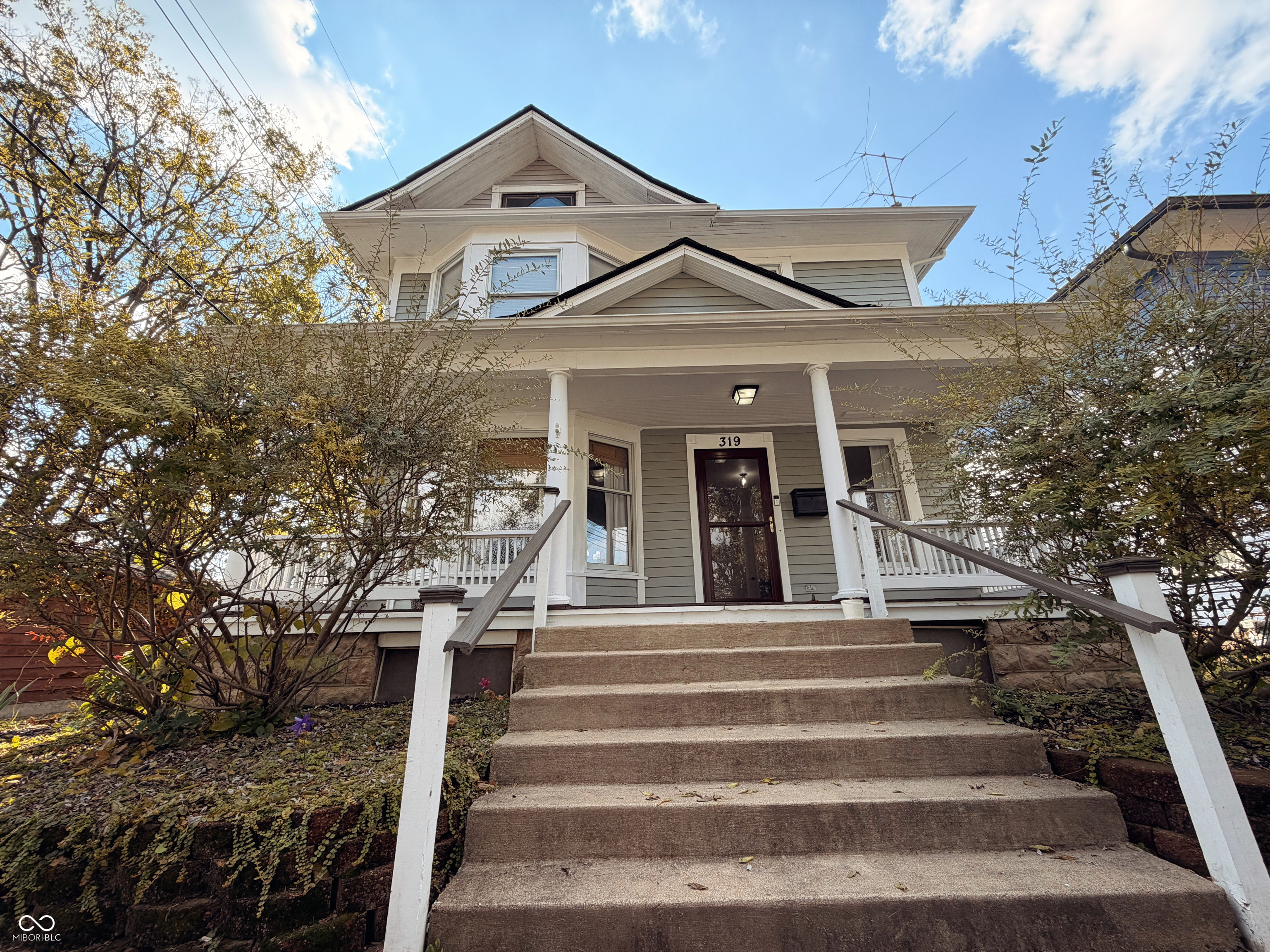 319 15th Street Columbus, IN 47201 - Photo 4 of 32
