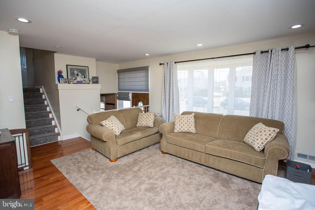 117 Meadowlark Road Stratford, NJ 08084 - Photo 4 of 58 Gallery Image 4