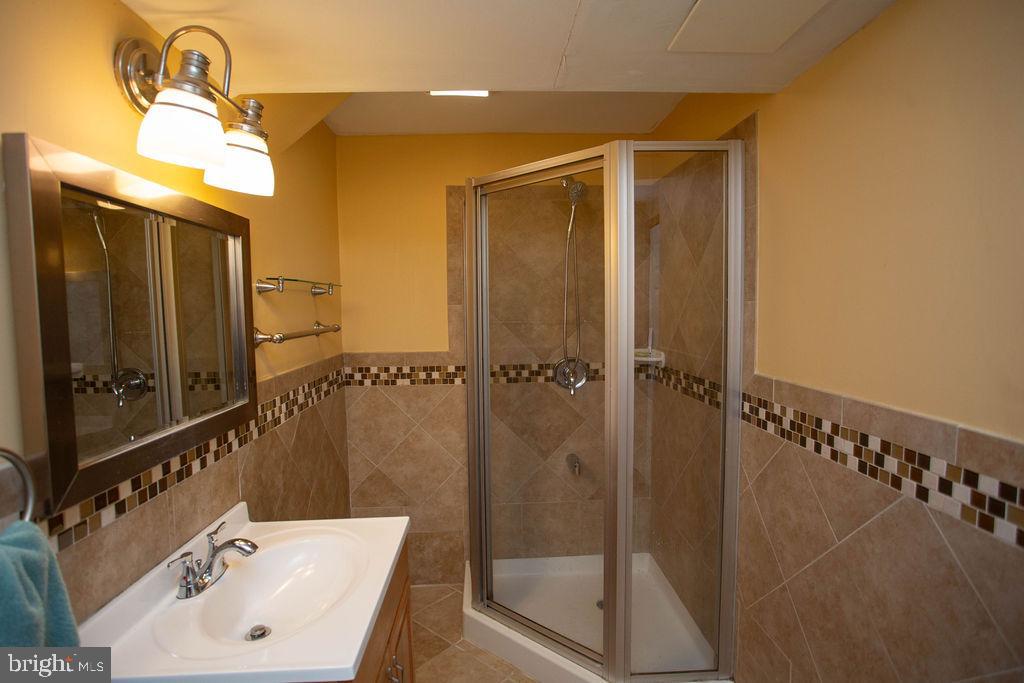 117 Meadowlark Road Stratford, NJ 08084 - Photo 45 of 58 Full 2nd Bath on level 1 by Den & BD4