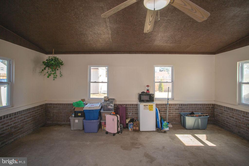 117 Meadowlark Road Stratford, NJ 08084 - Photo 48 of 58 Spacious Florida Room