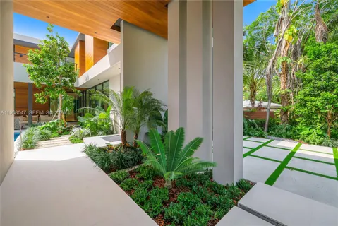 $9,995,000 | 2497 Abaco Avenue, Miami, FL 33133