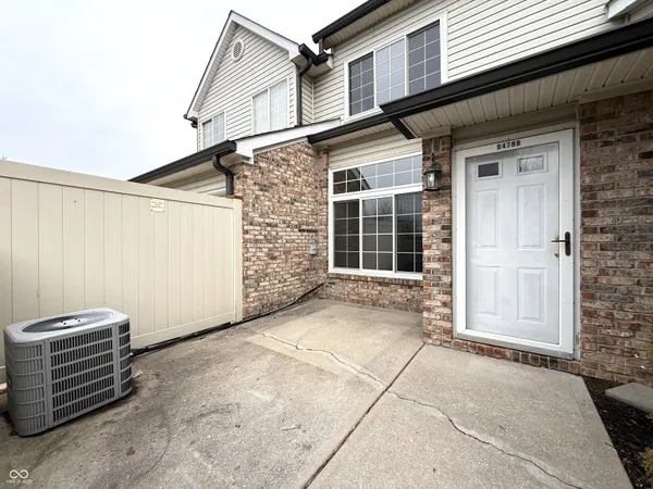 $199,000 | 9478 Enclave Drive, Unit B1 U51, Avon, IN 46123