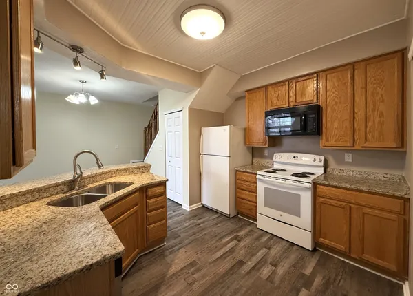 $199,000 | 9478 Enclave Drive, Unit B1 U51, Avon, IN 46123