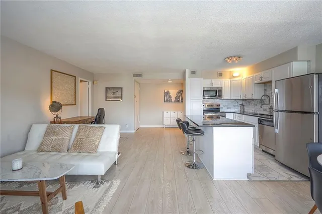 $1,550 | 4545 Wornall Road, Unit 507, Kansas City, MO 64111