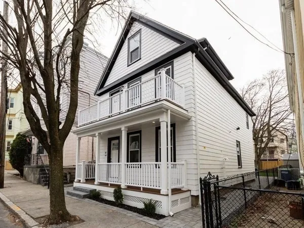 $3,100 | 70 Moreland Street, Unit 1, Somerville, MA 02145