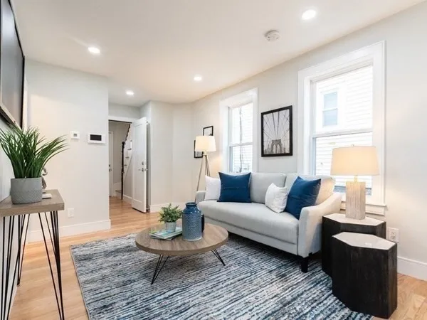 $3,100 | 70 Moreland Street, Unit 1, Somerville, MA 02145