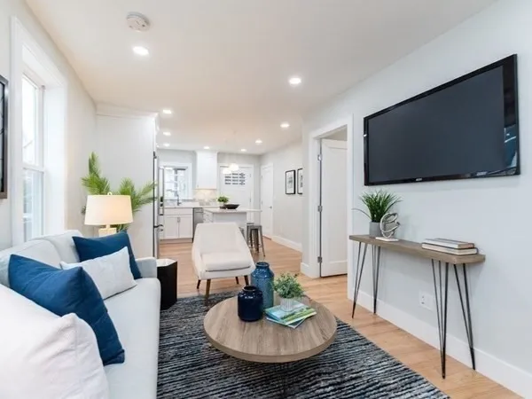 $3,100 | 70 Moreland Street, Unit 1, Somerville, MA 02145