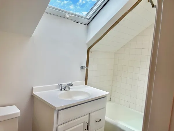 $4,400 | 17 Edgecliff Road, Unit 2, Watertown, MA 02472