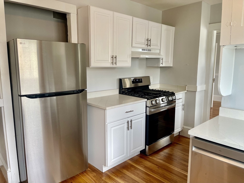 17 Edgecliff Road, Unit 2 Watertown, MA 02472 - Photo 2 of 20