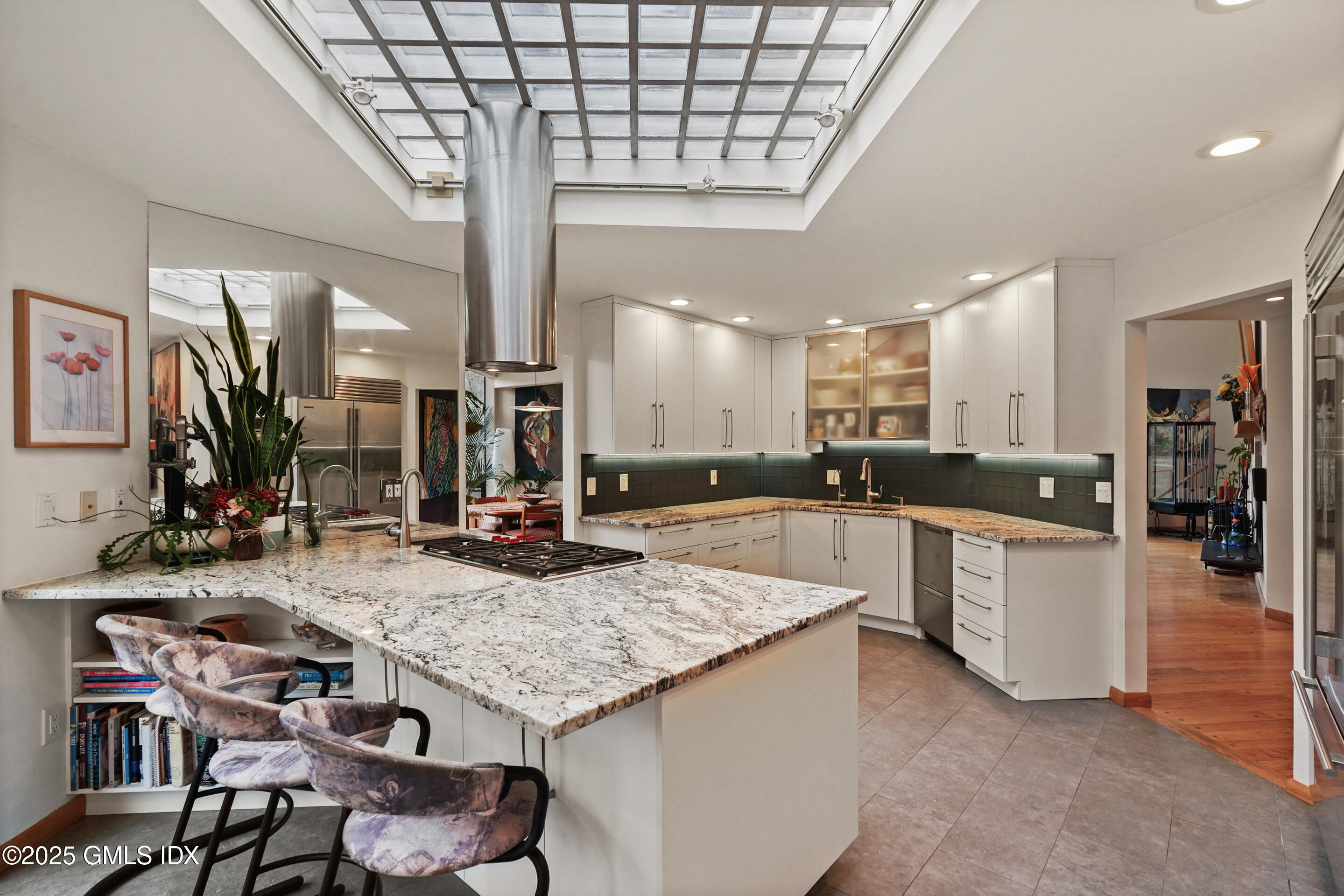 198 East Middle Patent Road Greenwich, CT 06831 - Photo 25 of 47 Bright & sunny