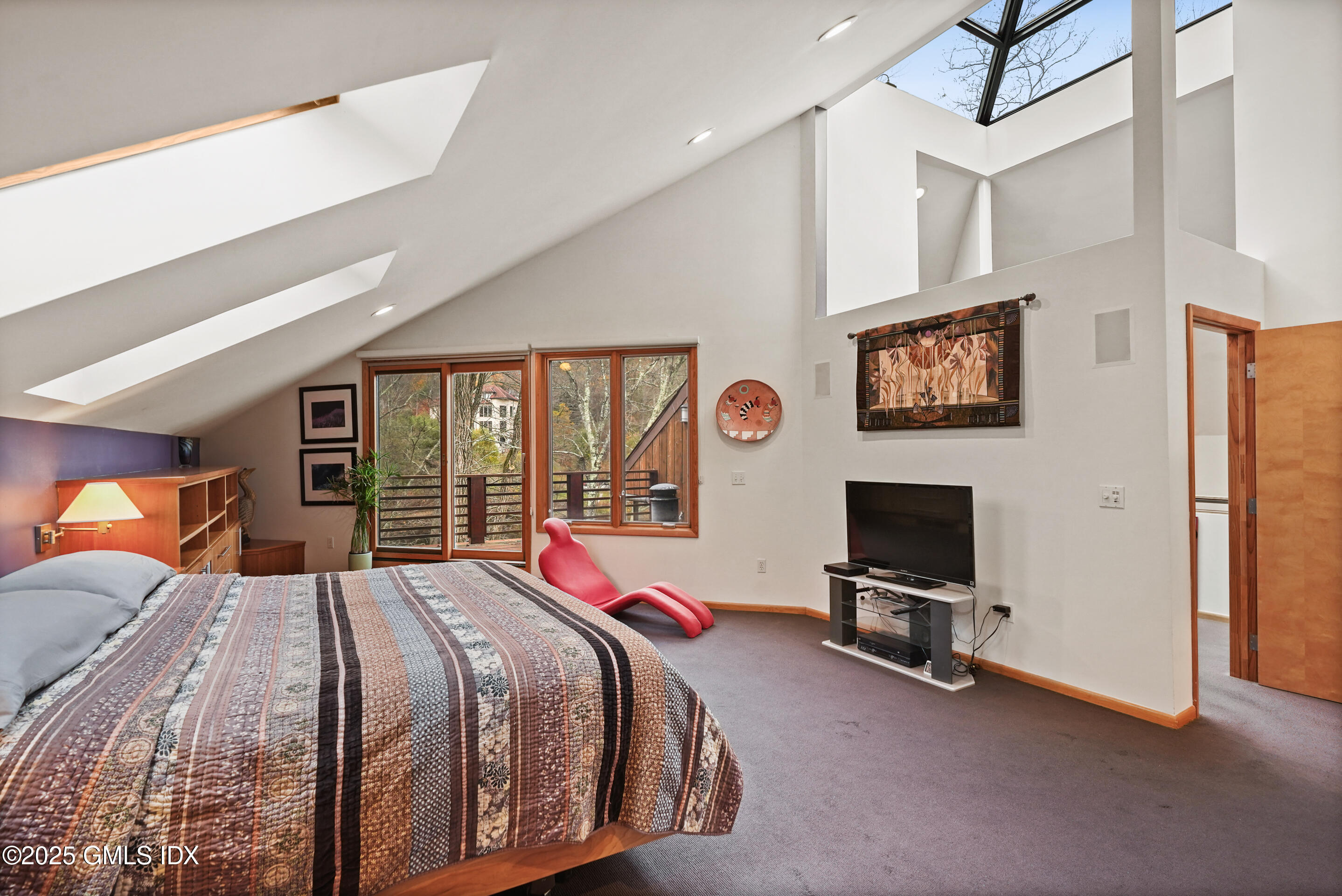 198 East Middle Patent Road Greenwich, CT 06831 - Photo 31 of 47 Primary suite