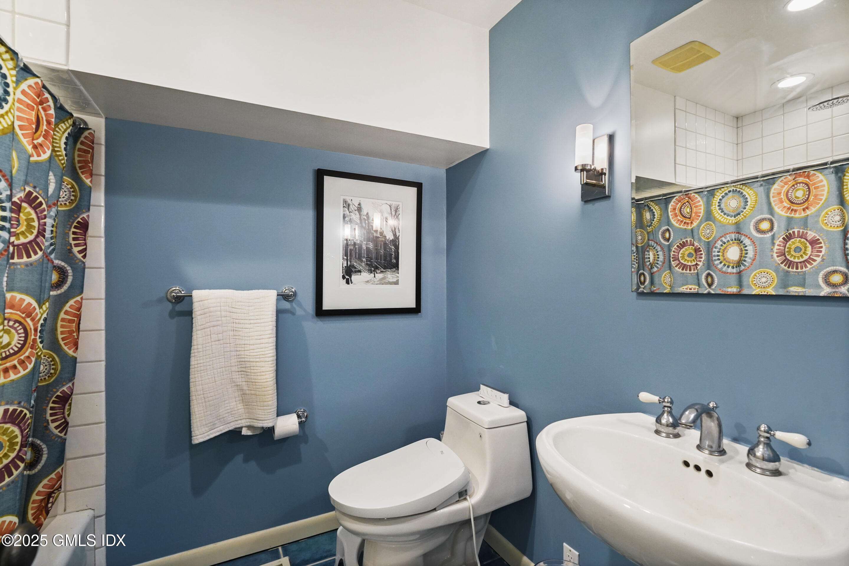 198 East Middle Patent Road Greenwich, CT 06831 - Photo 40 of 47 Bath