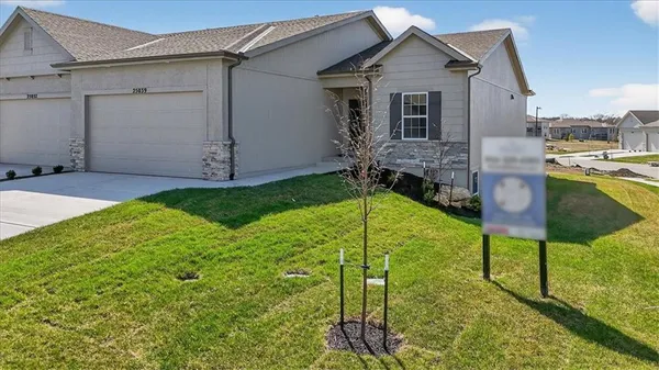 $537,568 | 25039 West 94th Terrace, Lenexa, KS 66227