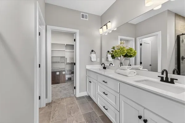 $537,568 | 25039 West 94th Terrace, Lenexa, KS 66227