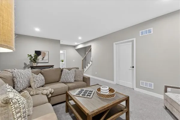 $537,568 | 25039 West 94th Terrace, Lenexa, KS 66227
