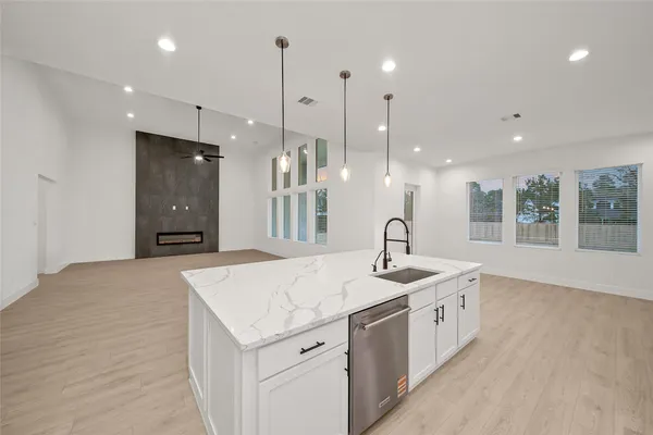 $799,990 | 316 Louvenia Court, Magnolia, TX 77354