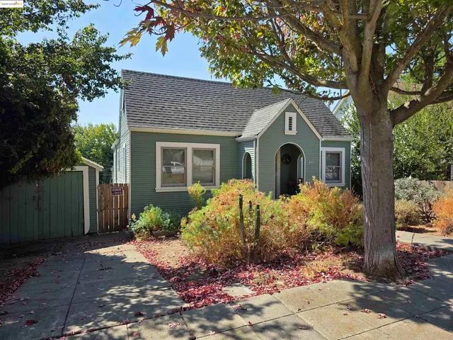 $975,000 | 241 Kentucky Street, Vallejo, CA 94590