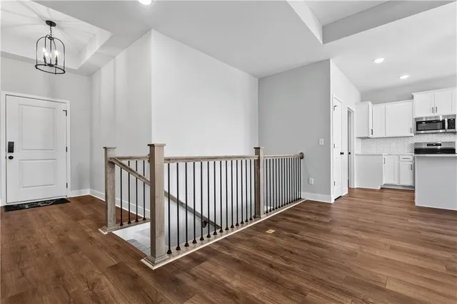 $499,900 | 404 Southwest Hawthorne Lane, Blue Springs, MO 64064