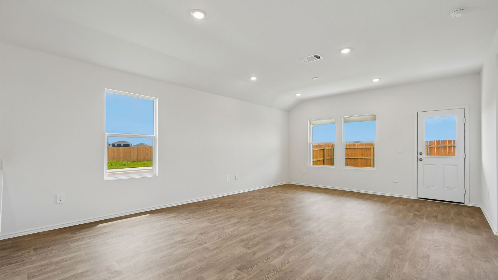 12020 Pike Bend Mustang Ridge, TX 78610 - Photo 9 of 30