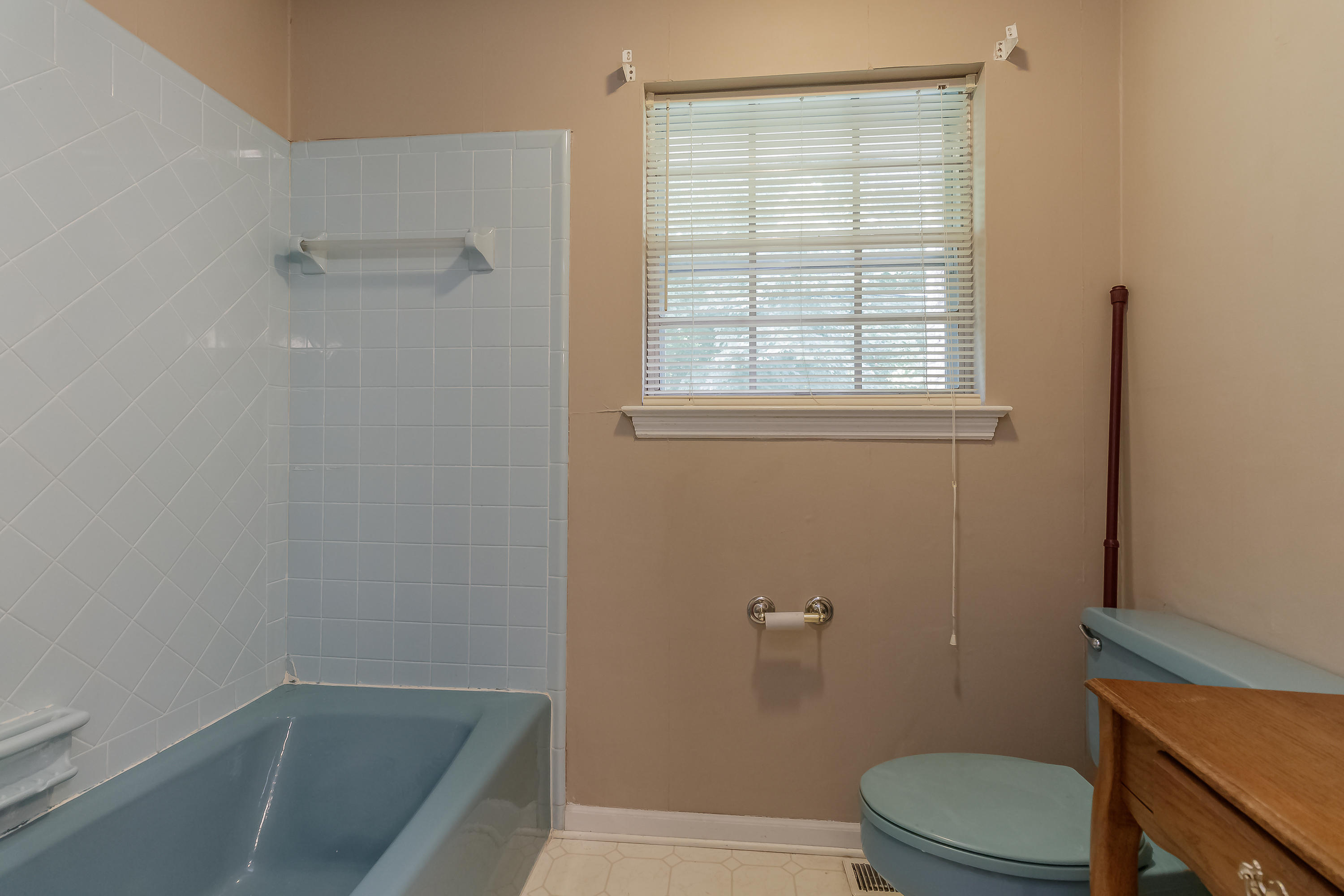 591 North Beaumont Road Ringgold, GA 30736 - Photo 39 of 55 Upstairs Bathroom