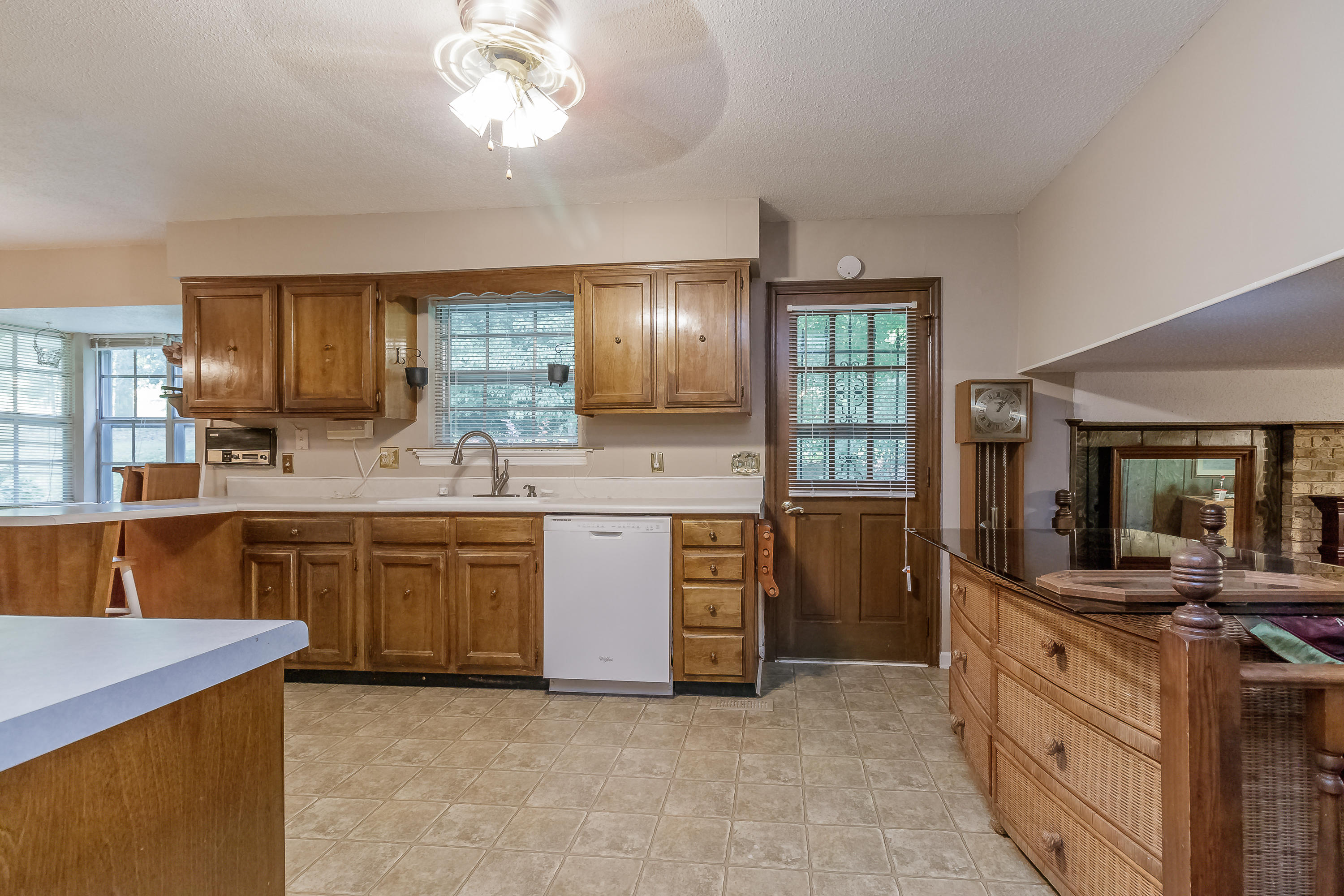 591 North Beaumont Road Ringgold, GA 30736 - Photo 7 of 55 Kitchen