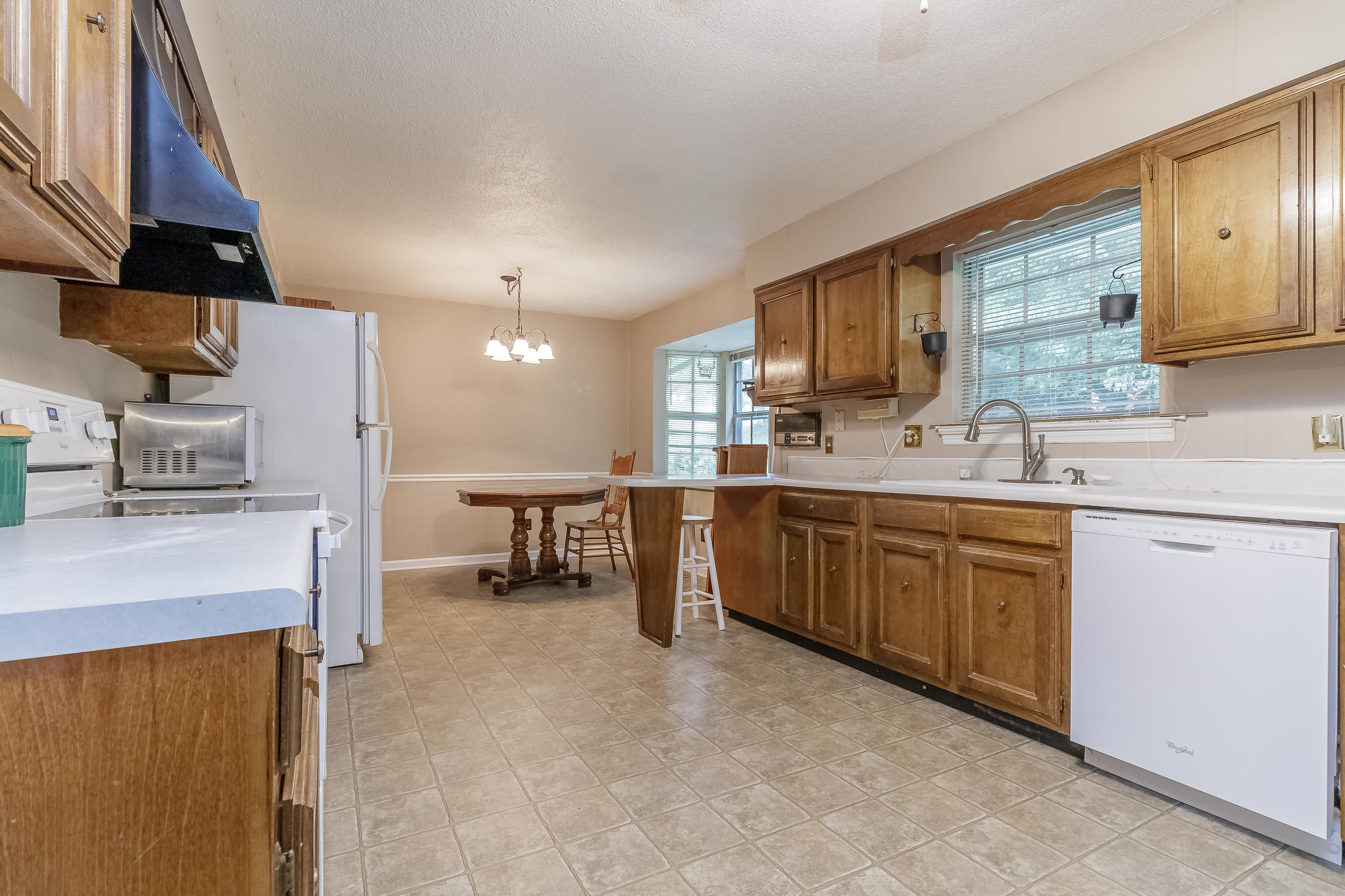 591 North Beaumont Road Ringgold, GA 30736 - Photo 8 of 55 Kitchen