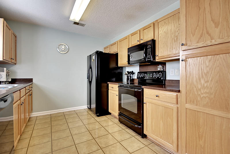111 Hammerbeck Road Summerville, SC 29483 - Photo 13 of 29 IMG_2114_IMG_2120-copy