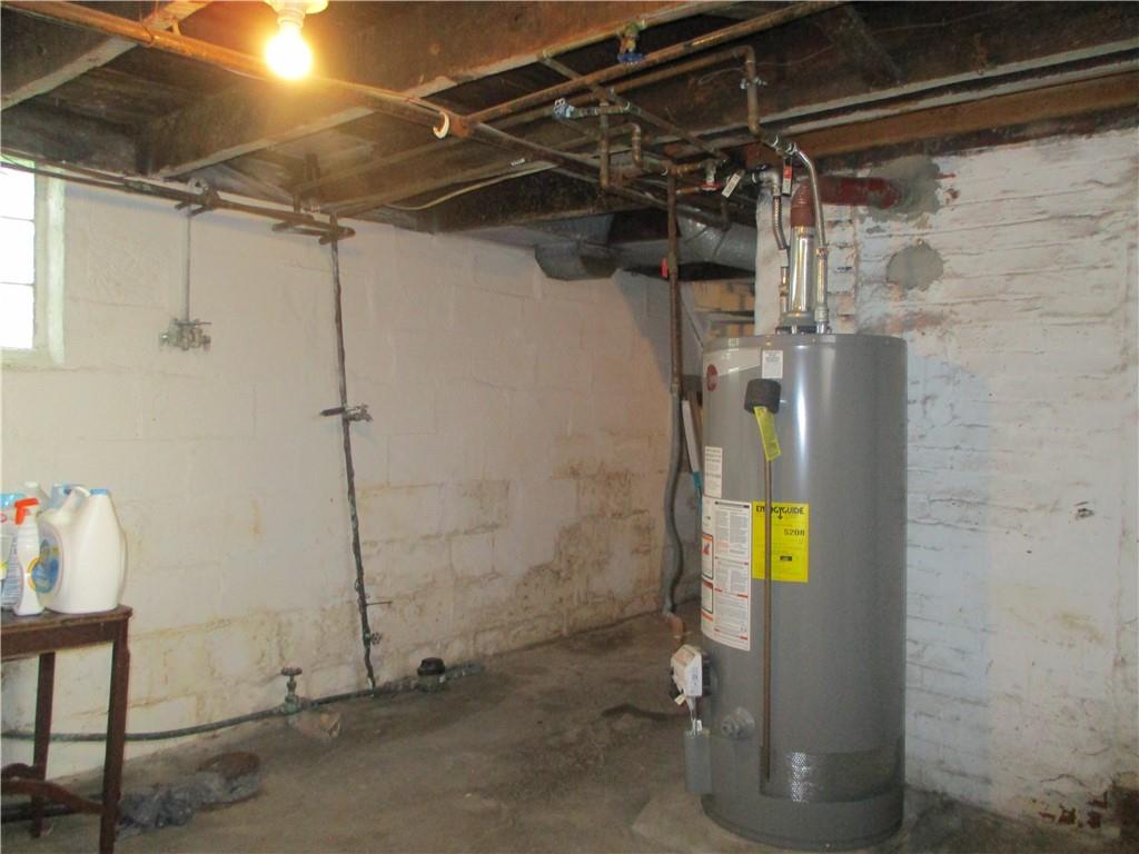 127 Cherry Way Donora, PA 15033 - Photo 29 of 33 a view of walk in closet