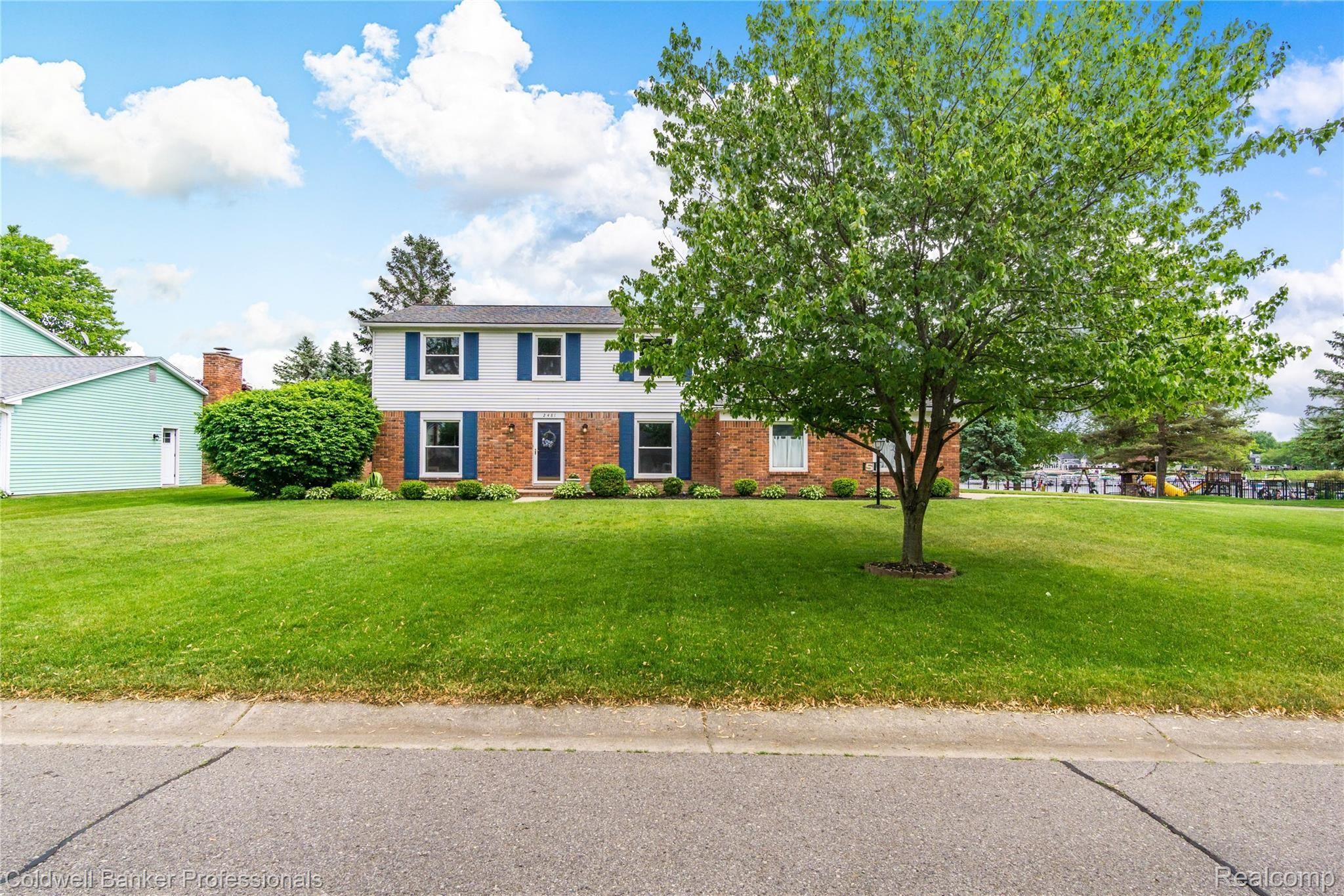 2481 Eaton Gate Road Lake Orion, MI 48360 - Photo 3 of 71 Front from street