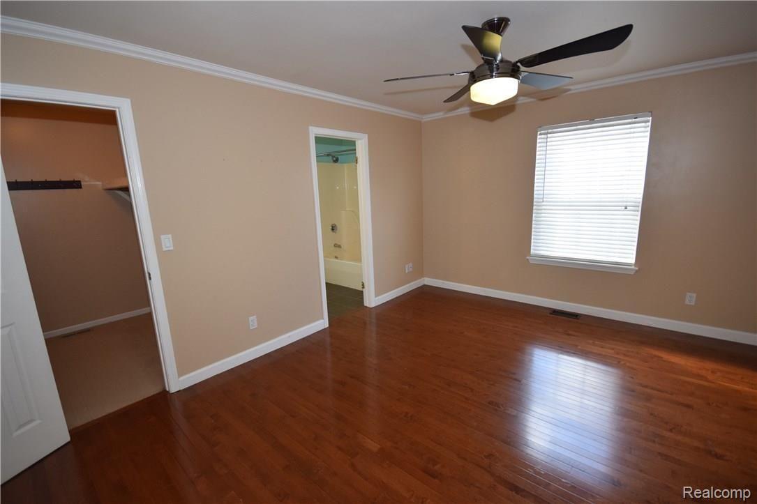 780 1st Street Fenton, MI 48430 - Photo 8 of 21 DSC_0022.JPG