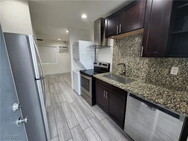 $895 | 211 South 13th Street, Unit 7, Las Vegas, NV 89101