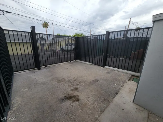 $895 | 211 South 13th Street, Unit 7, Las Vegas, NV 89101