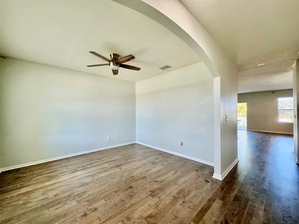 $2,500 | 35743 Hillbrook Avenue, Zephyrhills, FL 33541