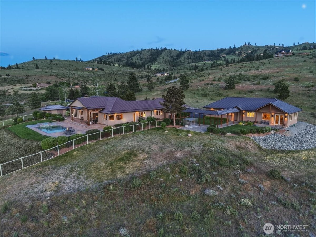 825 Hawks Meadow Road Chelan, WA 98816 - Photo 33 of 40