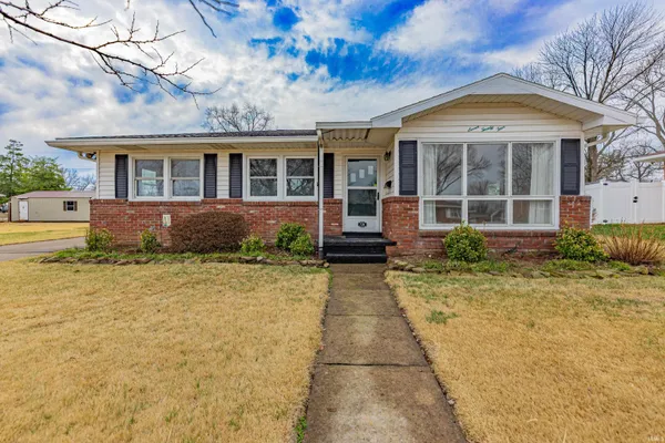 $1,395 | 724 East Lincoln Avenue, Mount Vernon, IN 47620