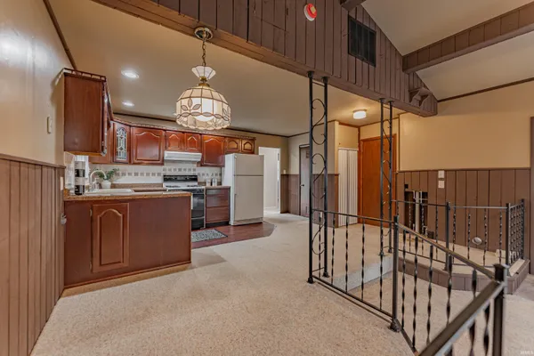 $1,395 | 724 East Lincoln Avenue, Mount Vernon, IN 47620