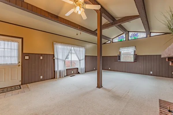 $1,395 | 724 East Lincoln Avenue, Mount Vernon, IN 47620