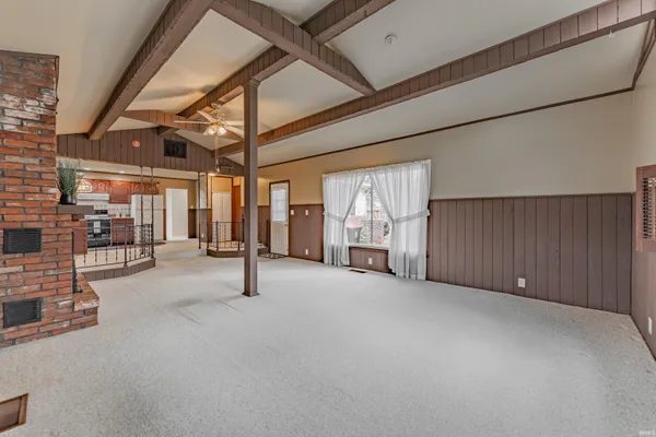 $1,395 | 724 East Lincoln Avenue, Mount Vernon, IN 47620