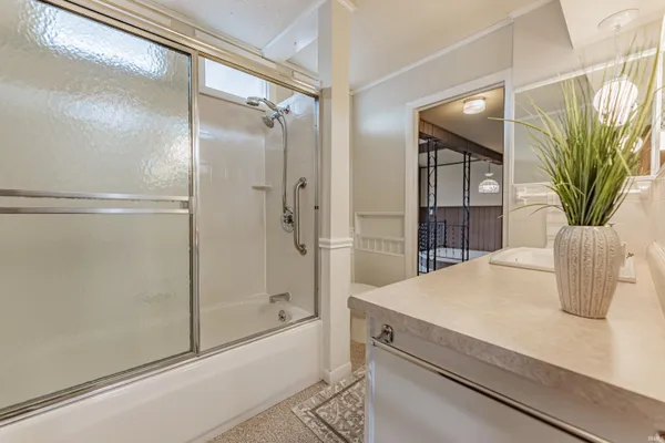 $1,395 | 724 East Lincoln Avenue, Mount Vernon, IN 47620